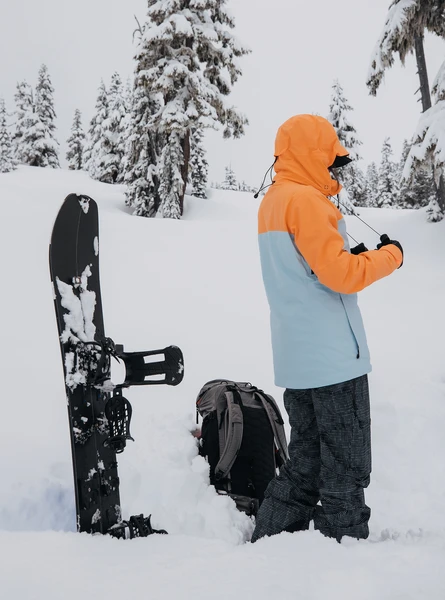 Burton AK Embark GORE-TEX 2L Wmns Jacket - Salmon Buff/Ballad Blue 3 Burton AK Embark GORE-TEX 2L Wmns Jacket - Salmon Buff/Ballad Blue - Image 3