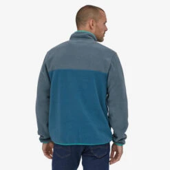 Patagonia Lightweight Synchilla Snap-T Pullover - Wavy Blue 5 Patagonia Lightweight Synchilla Snap-T Pullover - Wavy Blue -Ski Gear Shop synchillasnappullove cqr4hqzm.sdo